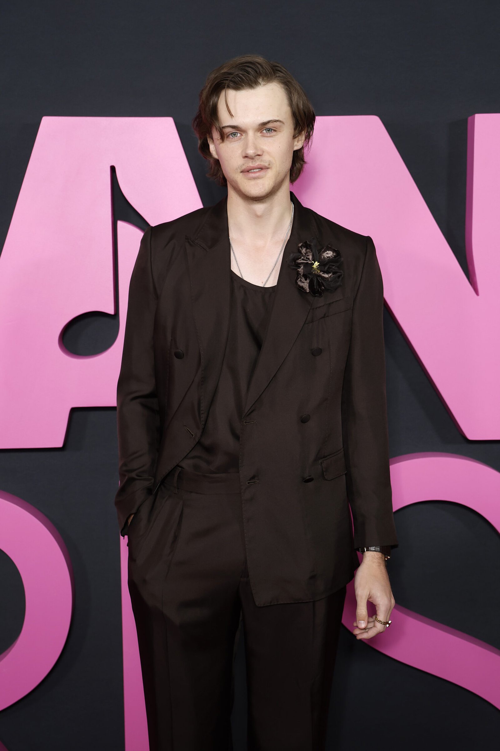 Christopher Briney Height: Exact Measurements, Comparisons & Everything You Need to Know